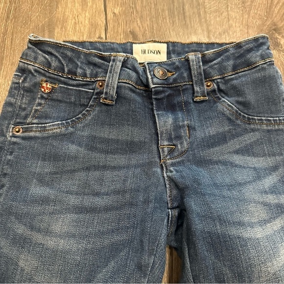 Hudson Girls Medium Wash Skinny Jeans Back Flap Pockets Size 10 - Picture 2 of 11